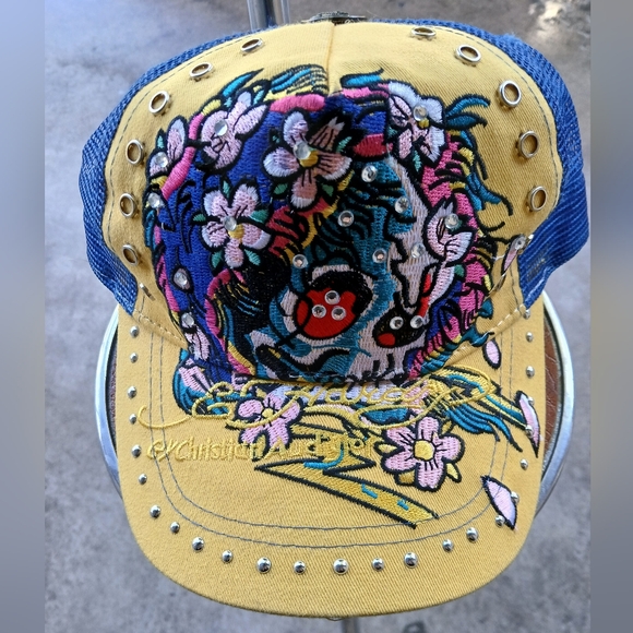 New Vintage Ed Hardy by Christian Audigier Embroidered Rhinestone Trucker Hat. - Picture 8 of 16